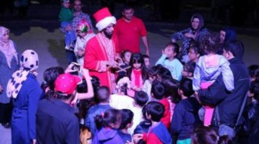 Aksaray Belediyesi 10 G&uuml;nde 5 Bin &Ccedil;ocuğu Doyasıya Eğlendirdi