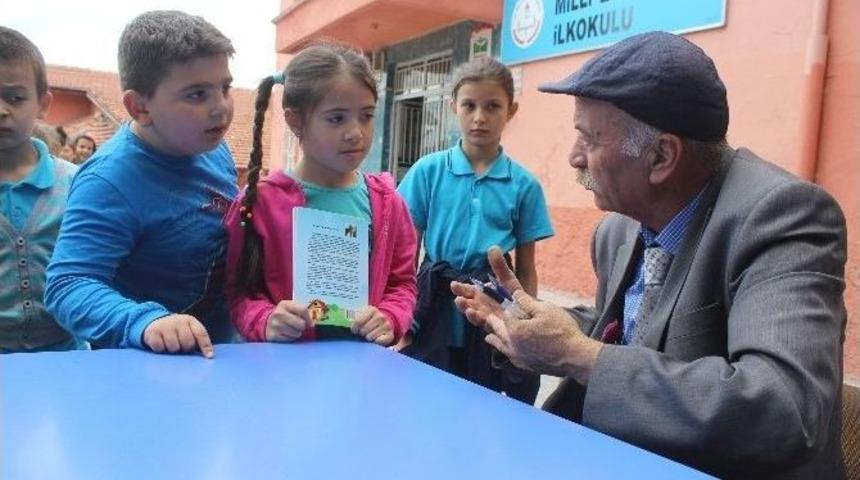 Minik &Ouml;ğrencilerden Yazar Cumhur Turan Kitaplarına B&uuml;y&uuml;k İlgi