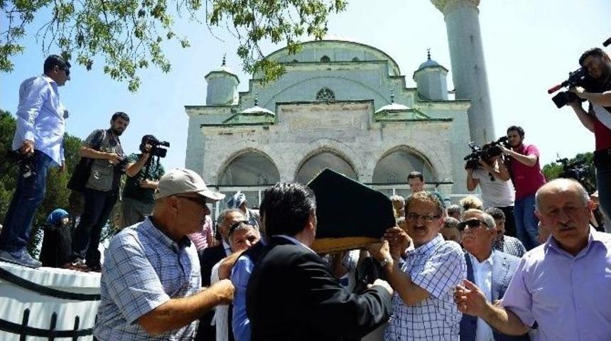 Hakkı Devrim Son Yolculuğuna Uğurlandı