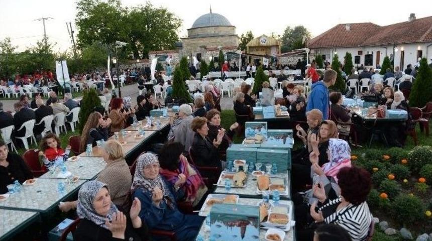 Murad H&uuml;davendigar Han Kosova&rsquo;daki Kabri Başında Anıldı