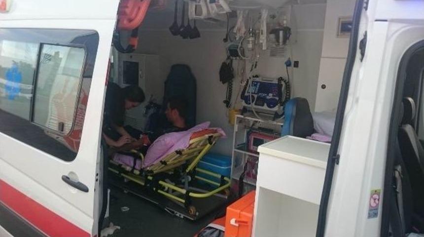 Telefonunu Vermeyince Bı&ccedil;aklandı