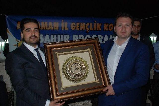 Ak Parti Gençliği Sahurda Buluştu