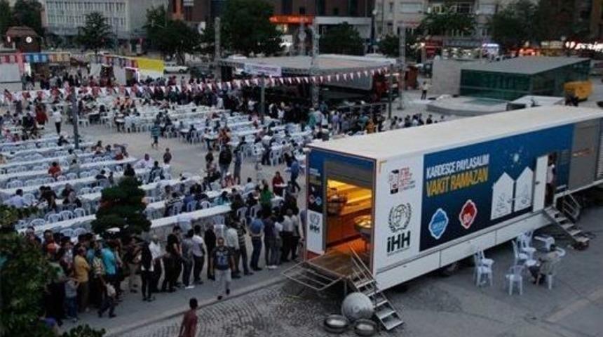 İhh Her G&uuml;n M&uuml;lteci Ailelerle İftar Yapıyor