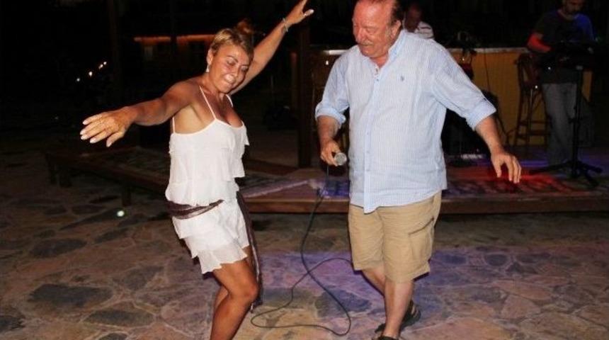 Nejat Alp, Pop M&uuml;ziğine Soyundu