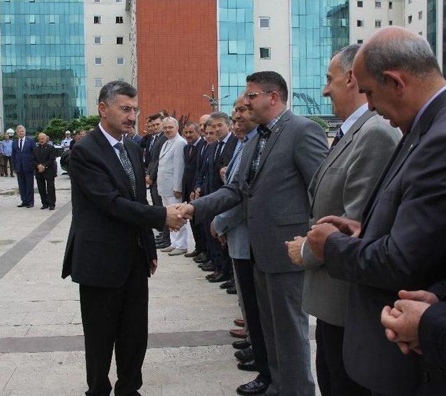 Yeni Rize Valisi Erdoğan Bektaş Görevine Başladı