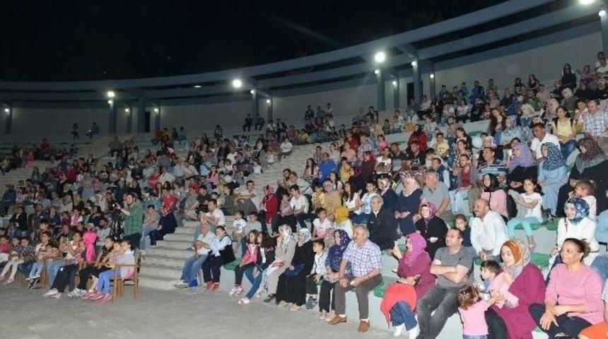 Yıldırım&rsquo;da &rsquo;meydan Sahnesi&rsquo; R&uuml;zgarı