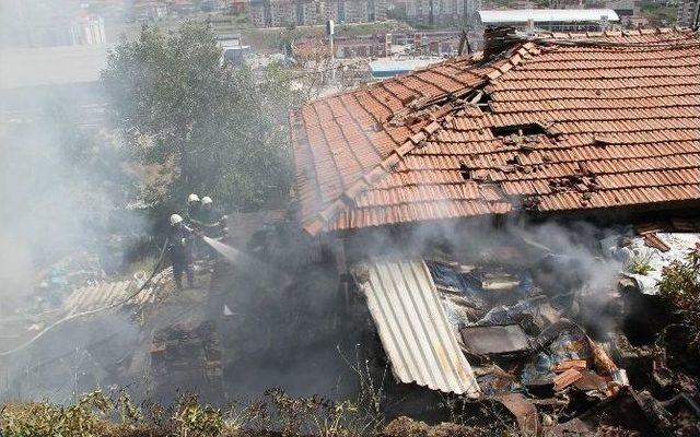 Yozgat’ta İftar İçin Yemek Pişirmeye Çalışan Yaşlı Adamın Evi Yandı