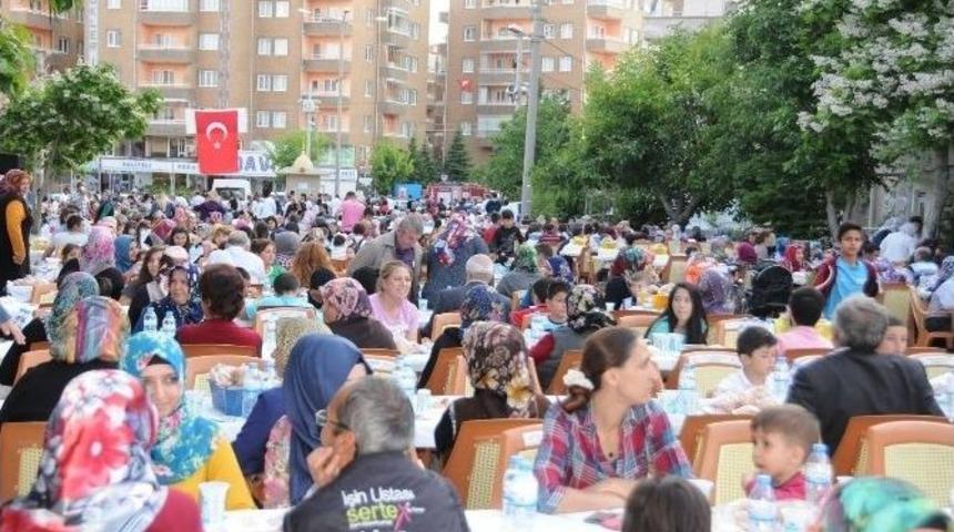 Niğde 7&rsquo;den 70&rsquo;e İftar Coşkusu