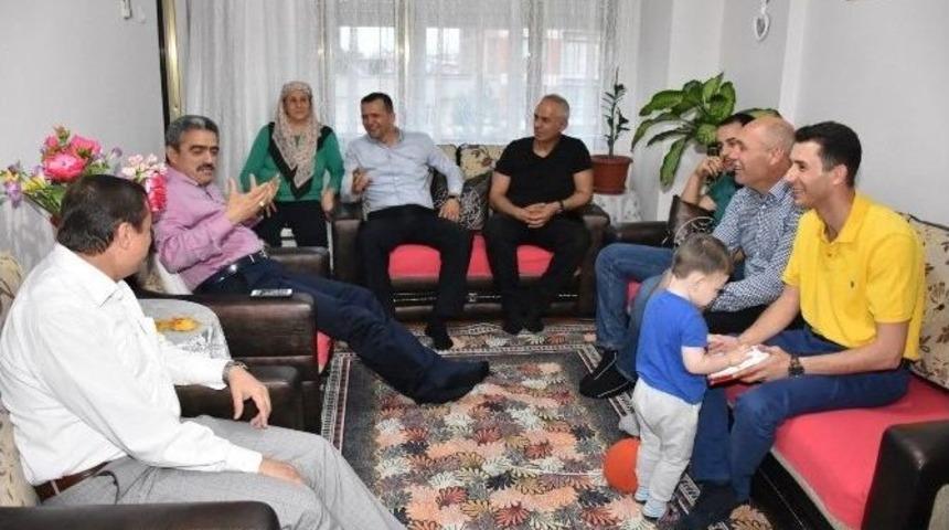 Başkan Alıcık, Orucunu Şehit Ailesiyle Birlikte A&ccedil;tı