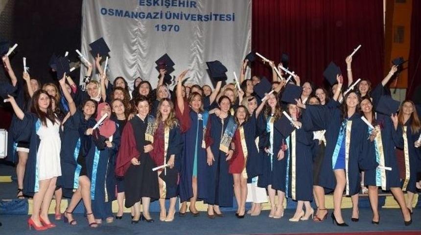 Esog&uuml; Sağlık Bilimleri Fak&uuml;ltesi 2016 Mezunlarını Verdi