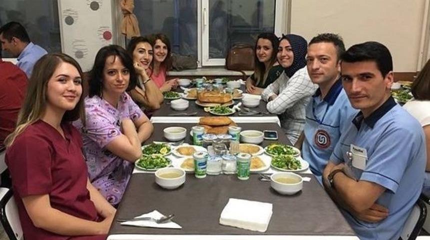 Esog&uuml; Hastanesi Personeli Ve Hasta Yakınları İftar Yemeğinde Bir Araya Geldi