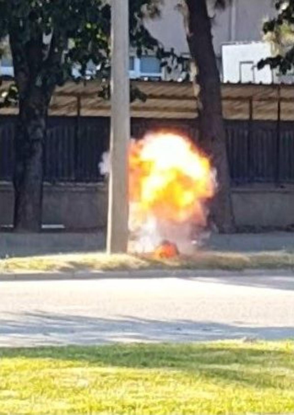 Yol Ortasına Bırakılan Oyuncak F&uuml;nyeyle Patlatıldı