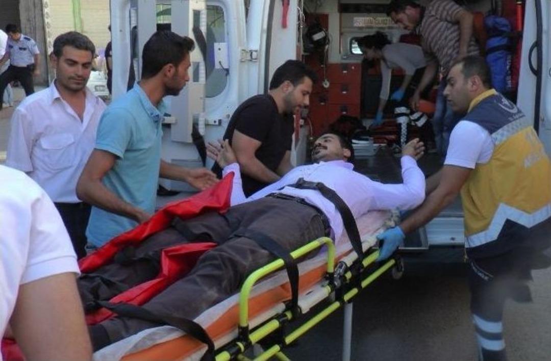 Amcasını &Ouml;ld&uuml;r&uuml;p Kuzenlerini Yaraladı