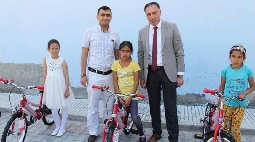 Sungurlu&rsquo;da Sağlıklı Yaşam İ&ccedil;in Bisiklet Dağıtımı Yapıldı