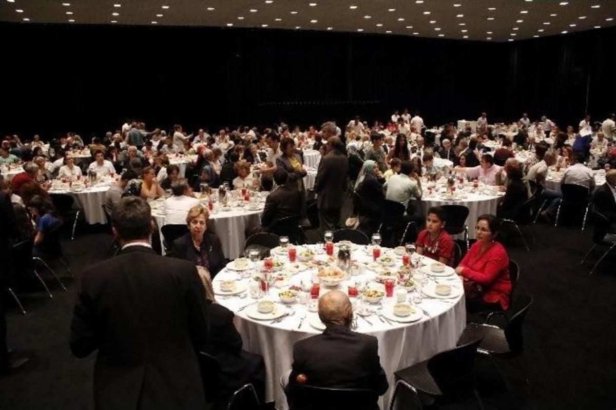 Vali Karaloğlu, Şehit Aileleri Ve Gazilerle İftarda Bir Araya Geldi