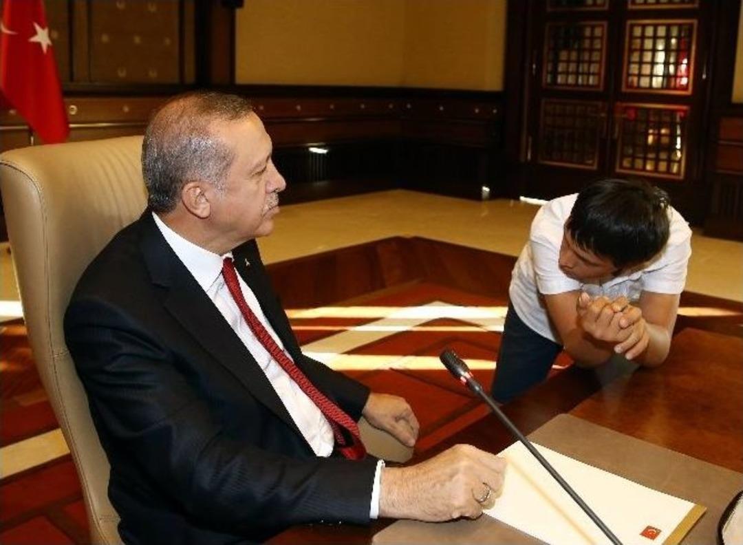 Cumhurbaşkanı Erdoğan &Ccedil;ocuklarla Buluştu