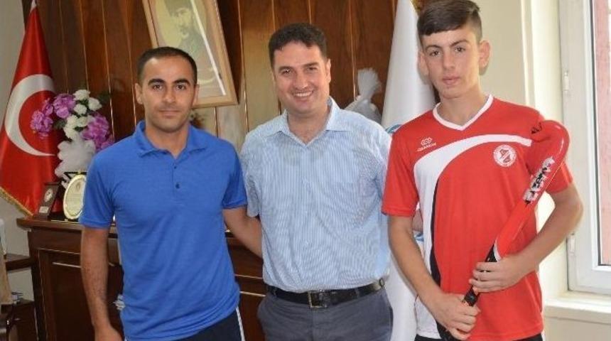 Adanalı Necip Ayıcı &Ccedil;im Hokeyi Milli Takım Hazırlık Kampına &Ccedil;ağrıldı