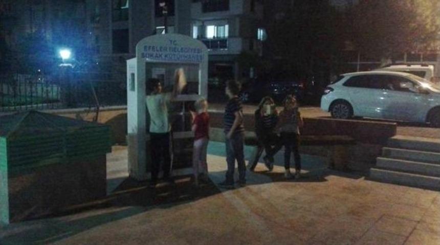 Efeler&rsquo;de &ldquo;sokak K&uuml;t&uuml;phanesi&rdquo; Dolmaya Başladı