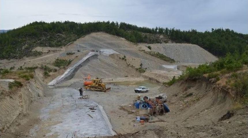 Manavgat Topsurlar Barajında &Ccedil;alışmalar Devam Ediyor