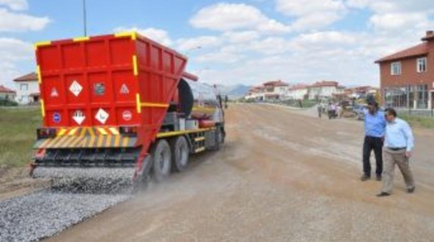 Seydişehir Belediyesi Filosunu Asfalt D&ouml;kme Aracıyla G&uuml;&ccedil;lendirdi