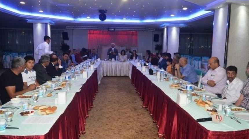 Rekt&ouml;r Adayı &Ouml;zkul, Projelerini A&ccedil;ıkladı