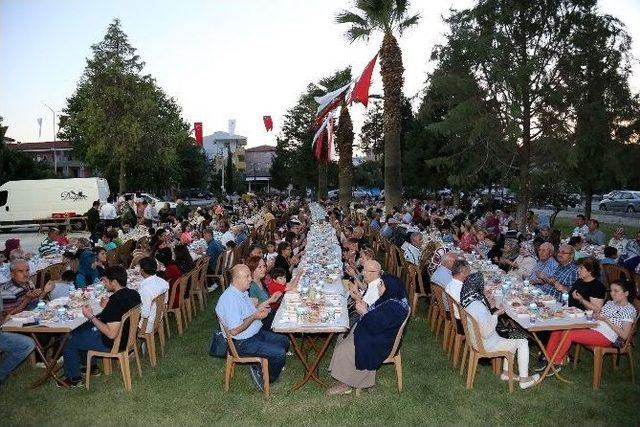 Başkan Gürlesin, Şehit Aileleri Ve Gazilerle İftarda Bir Araya Geldi