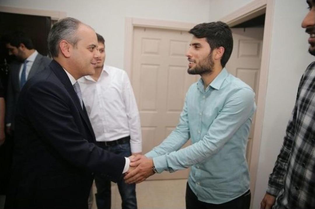 Bakan Kılı&ccedil; İftarını &Ouml;ğrenci Evinde A&ccedil;tı