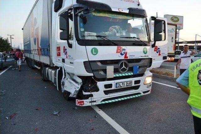 Ayvalık’ta Trafik Kazası; 4 Yaralı