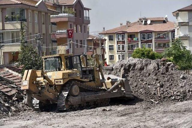 Mamak’ta 6 Noktada Yol Çalışması Devam Ediyor