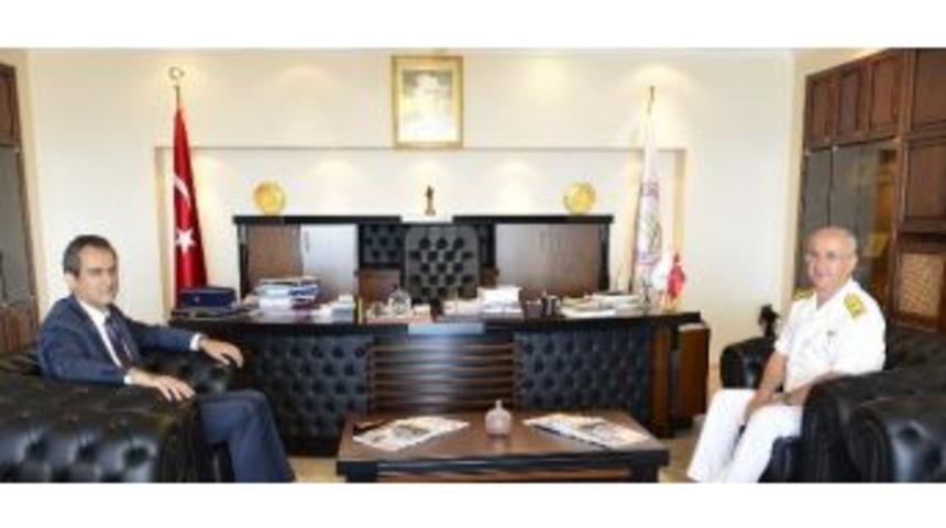 Tuğamiral Hasan Doğan&rsquo;dan, Rekt&ouml;r &Ouml;zer&rsquo;e Ziyaret