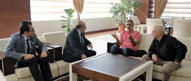 Şenol Güneş, Başkan Gümrükçüoğlu’nu Ziyaret Etti