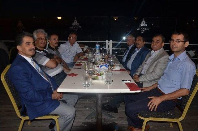 Uedaş Yöneticileri İftarda Bursa Protokolü İle Bir Araya Geldi