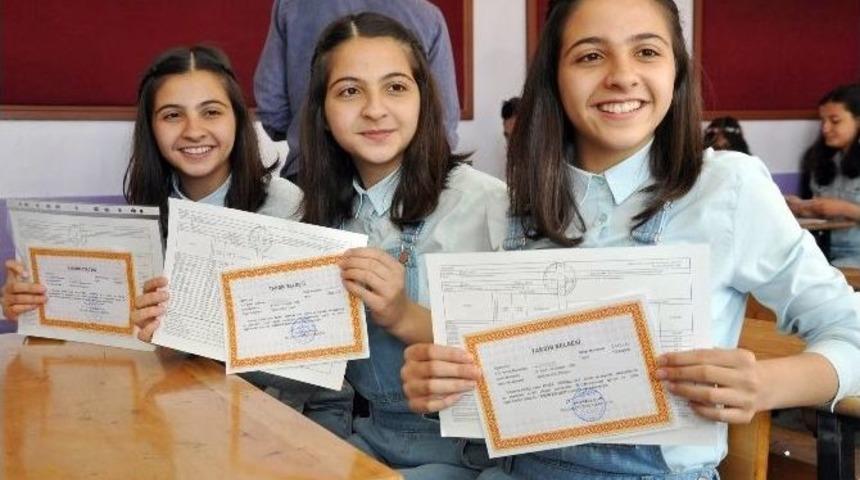 Sivas&rsquo;ta &Uuml;&ccedil;&uuml;zlerin Karne Heyecanı