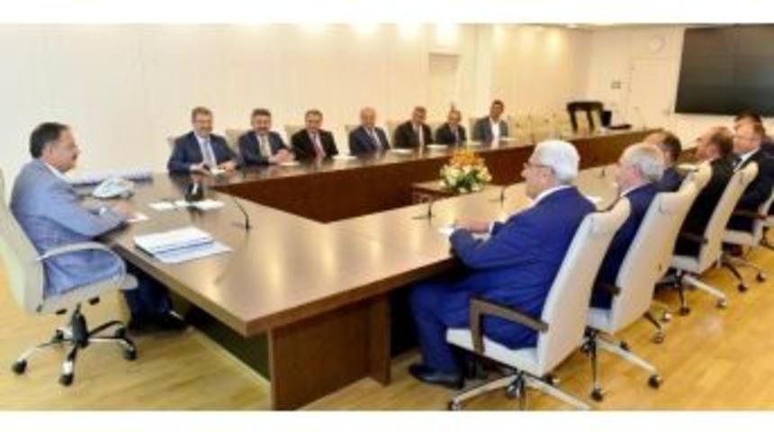 Kayseri Şeker Y&ouml;neticileri &Ccedil;evre Ve Şehircilik Bakanı &Ouml;zhaseki&rsquo;yi Ziyaret Etti