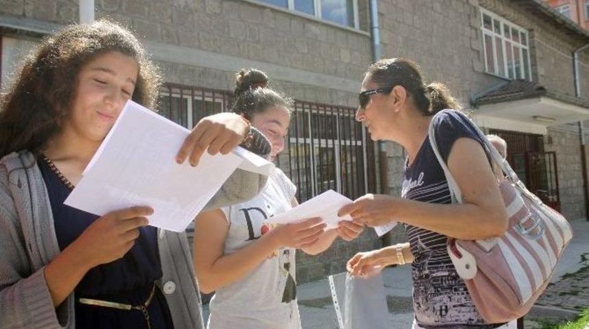 (&ouml;zel Haber) İşitme Engelli &Ouml;ğrencilerin Karne Heyecanı