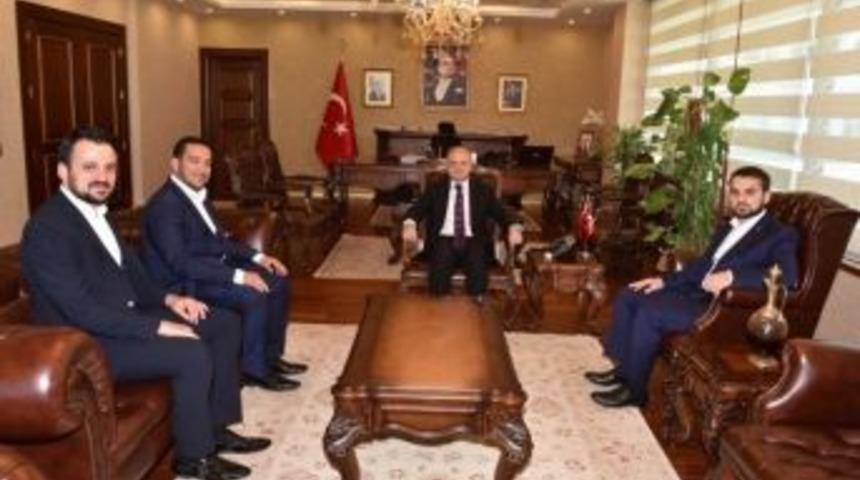 T&uuml;rkiye Gen&ccedil;lik Vakfı Y&ouml;neticileri Vali &Ccedil;akacak&rsquo;ı Ziyaret Etti