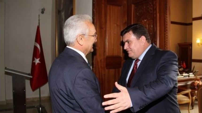 Başkan Başsoy Ve Belediye Meclis &Uuml;yelerinden Vali Arslantaş&rsquo;a Ziyaret