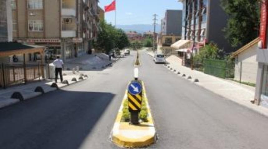 Derince&rsquo;de Cadde Ve Sokaklar Yenilendi