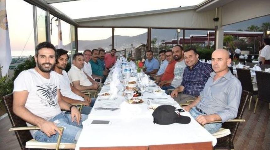 Başkan Y&uuml;cel&rsquo;den Gazetecilere İftar