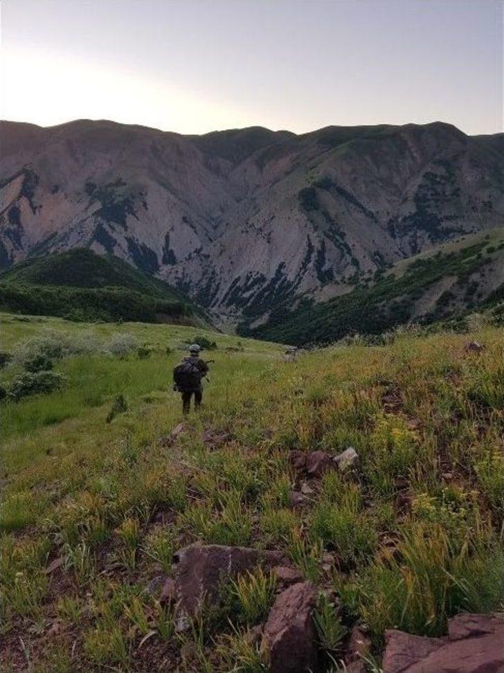 Bingöl’de 15 Sığınakta Yaşam Malzemeleri Ele Geçirildi G1