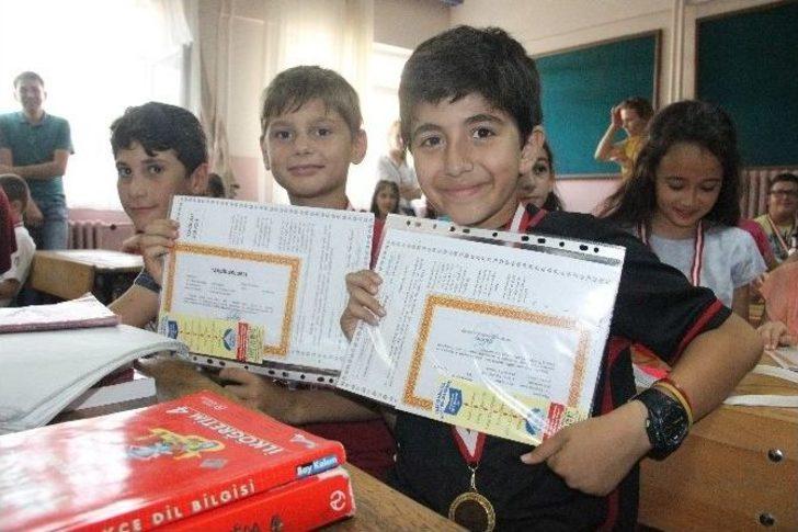 Edirne’de Öğrencilerin Karne Heyecanı G5