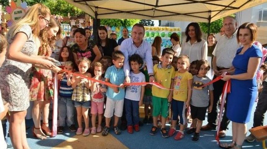 Konyaaltı Belediyesi Kreşi’nde Yıl Sonu Sergisi