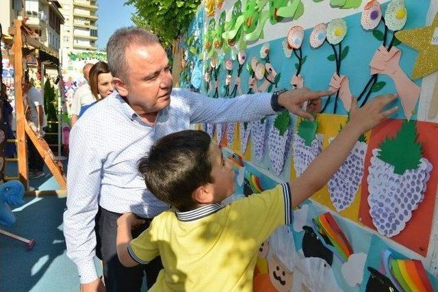 Konyaaltı Belediyesi Kreşi’nde Yıl Sonu Sergisi