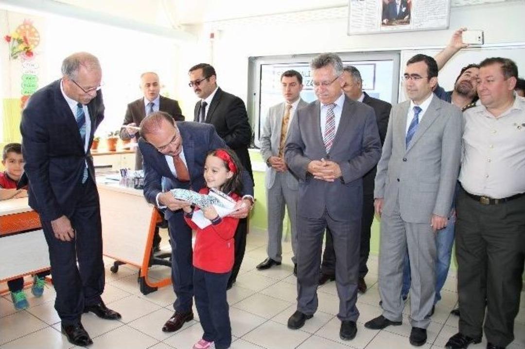 Yozgat&rsquo;ta 79 Bin &Ouml;ğrenci Karnesini Alarak Yaz Tatiline Girdi