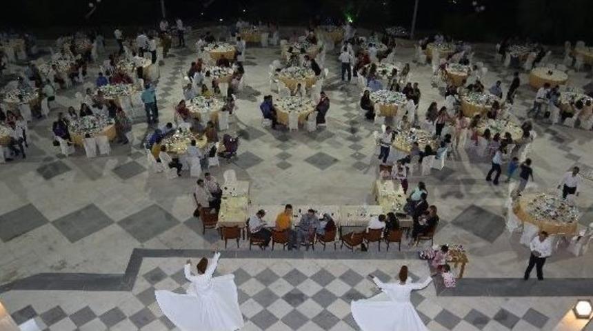 Adu Diş Hekimliği Fak&uuml;ltesi İftar Programında Bir Araya Geldi