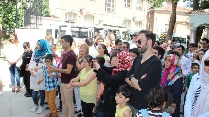 Zihinsel Engelli &Ouml;ğrencilerin Karne Sevinci