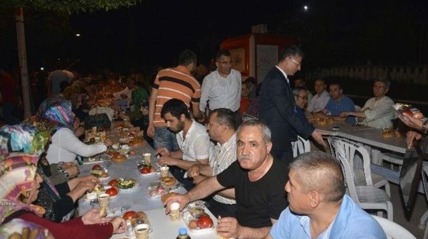 Ak Parti&rsquo;den Sahur Programı