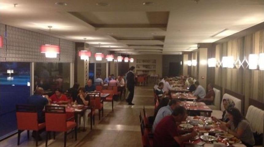 Edremit Muhtarlarına İftar Daveti