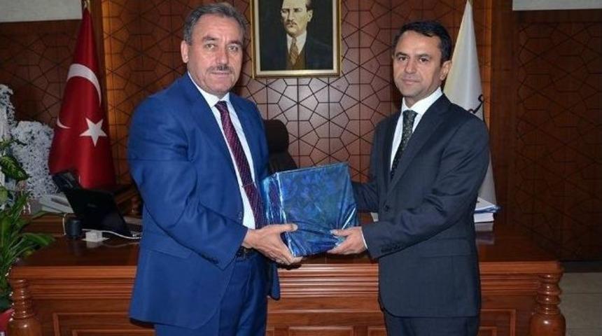 İl M&uuml;ft&uuml;s&uuml; &Ouml;zt&uuml;rk, Nevşehir Valisi Aktaş&rsquo;ı Ziyaret Etti