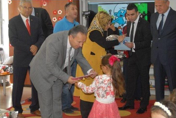 İlk Karneler Vali Ve Belediye Başkanından G5